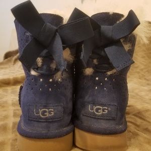 Blue bailey bow mini perf with silver detailing